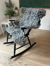 Indlæs billede til gallerivisning Lammeskind, Klippet 100x84 cm. Grå nr.9