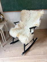 Indlæs billede til gallerivisning Lammeskind, Måtteskind 98x76 cm. Hvid nr.3